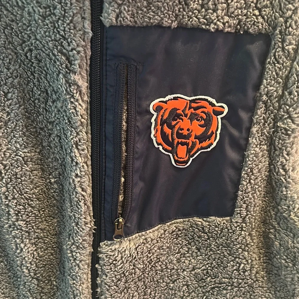 Chicago Bears Navy and Orange Puffer Vest - Picture 14 of 15